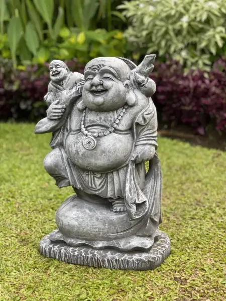 Artikelbild 8 des Artikels “Sammo - Chinesischer Buddha, stehend mit Buddha auf der Schulter, 55 cm H | Steinguss “